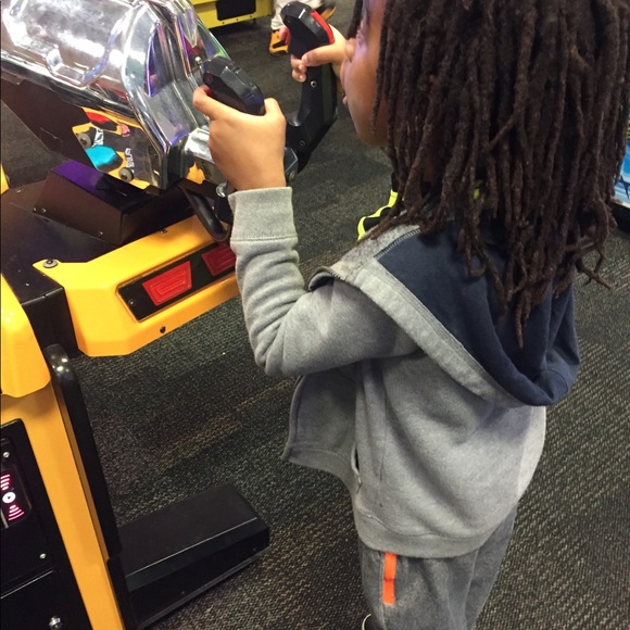 MEET MY ONLY EMPLOYEE, Jojo the DELIVERY MAN!!!😍 - Picture 4 of 8